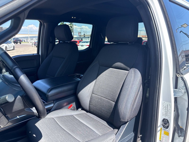 Ford F-150 Vehicle Full-screen Gallery Image 15