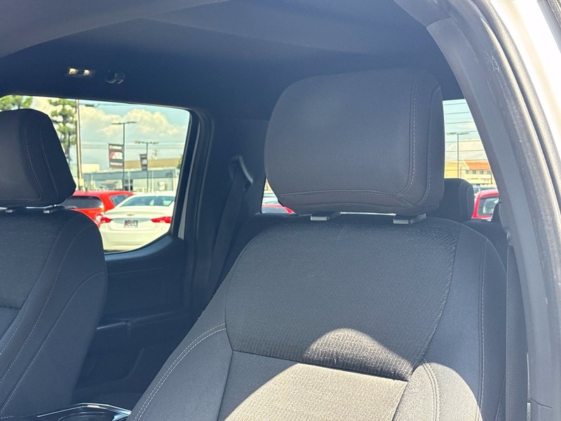 Ford F-150 Vehicle Full-screen Gallery Image 16
