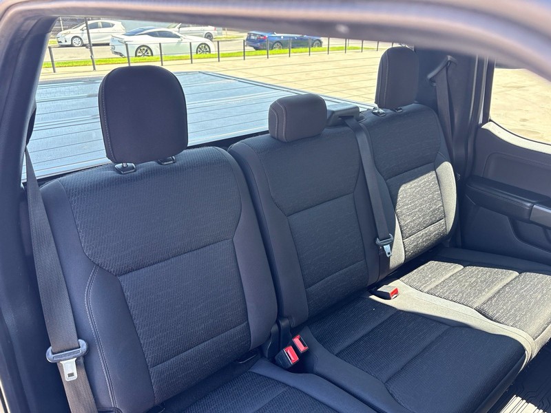 Ford F-150 Vehicle Full-screen Gallery Image 19