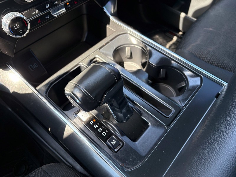 Ford F-150 Vehicle Full-screen Gallery Image 28