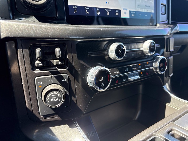 Ford F-150 Vehicle Full-screen Gallery Image 29