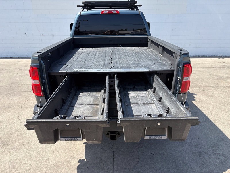 GMC Sierra 2500HD Vehicle Full-screen Gallery Image 10