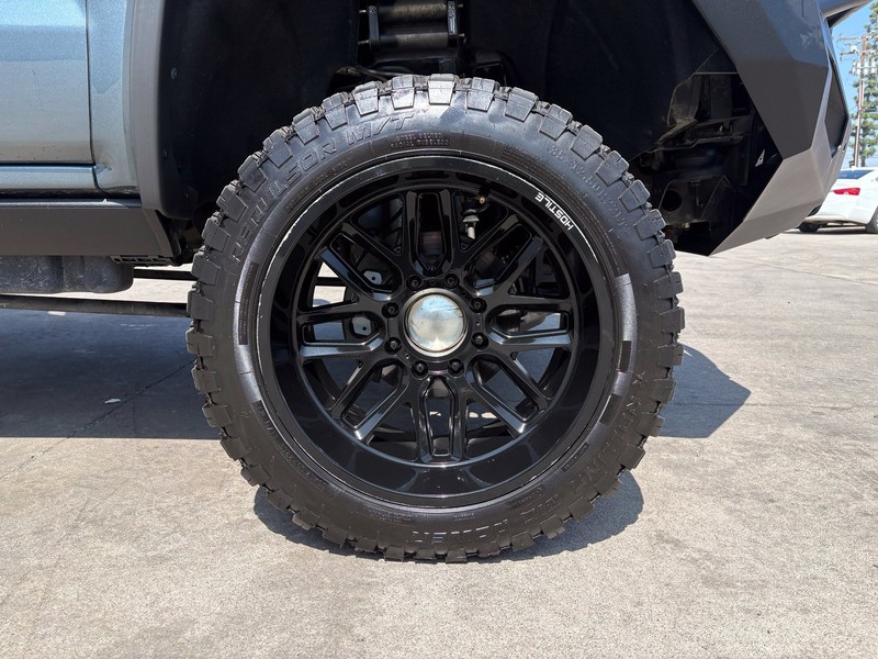 GMC Sierra 2500HD Vehicle Full-screen Gallery Image 15