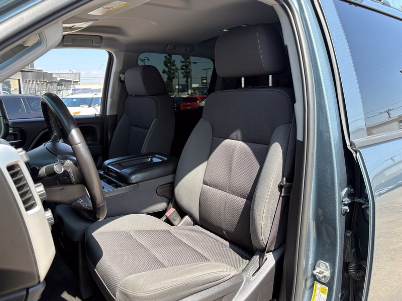 GMC Sierra 2500HD Vehicle Full-screen Gallery Image 18