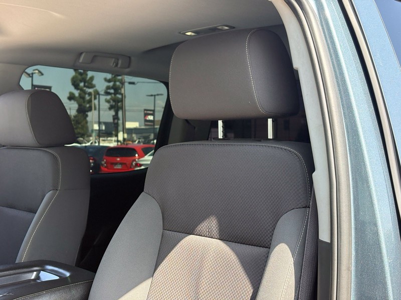 GMC Sierra 2500HD Vehicle Full-screen Gallery Image 19