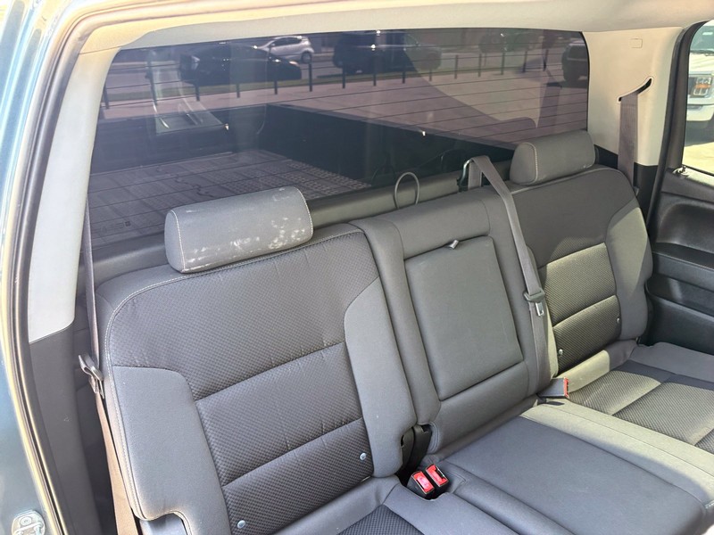 GMC Sierra 2500HD Vehicle Full-screen Gallery Image 22