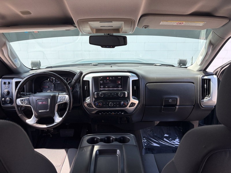GMC Sierra 2500HD Vehicle Full-screen Gallery Image 23