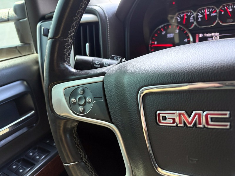 GMC Sierra 2500HD Vehicle Full-screen Gallery Image 26