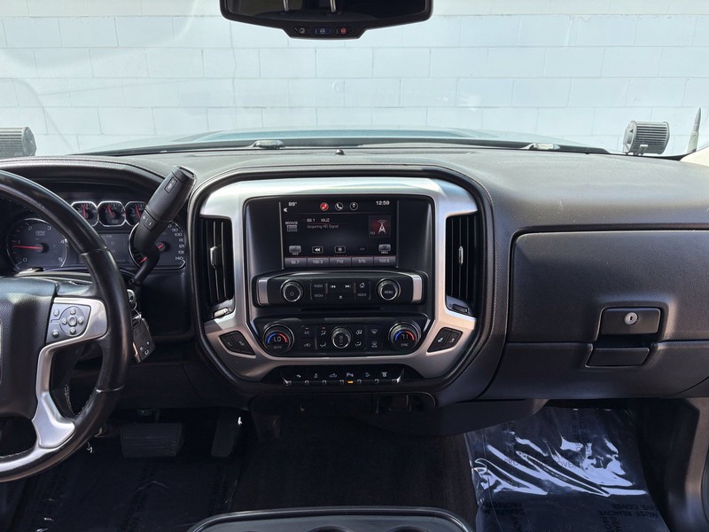 GMC Sierra 2500HD Vehicle Full-screen Gallery Image 28