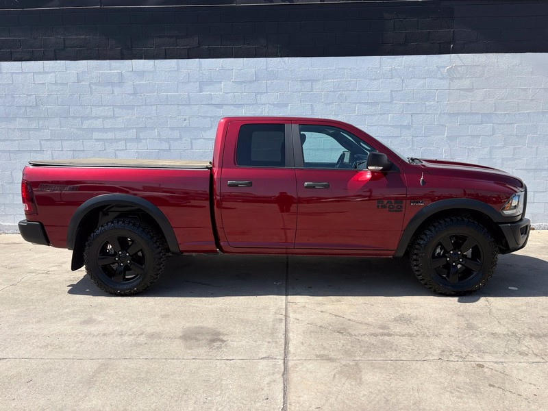 Ram 1500 Classic Vehicle Full-screen Gallery Image 01