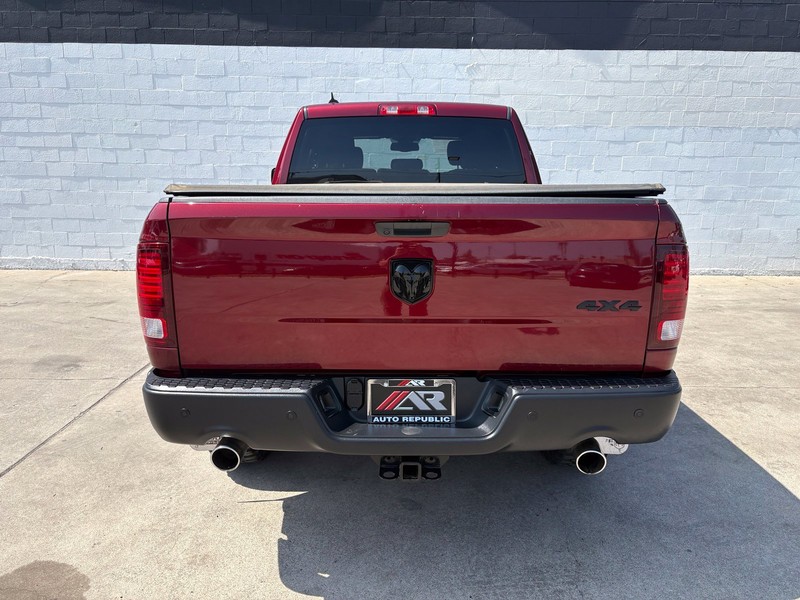 Ram 1500 Classic Vehicle Full-screen Gallery Image 06
