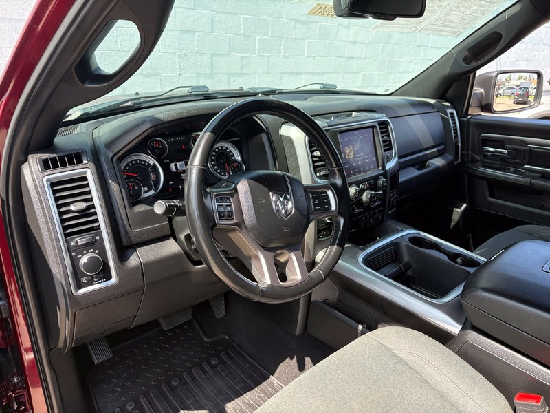 Ram 1500 Classic Vehicle Full-screen Gallery Image 15