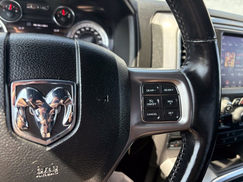 Ram 1500 Classic Vehicle Full-screen Gallery Image 24
