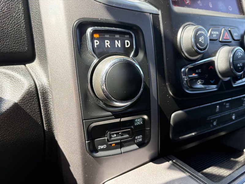 Ram 1500 Classic Vehicle Full-screen Gallery Image 28