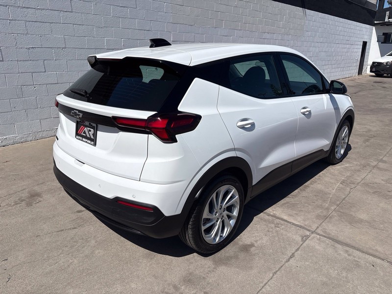 Chevrolet Bolt Vehicle Full-screen Gallery Image 05