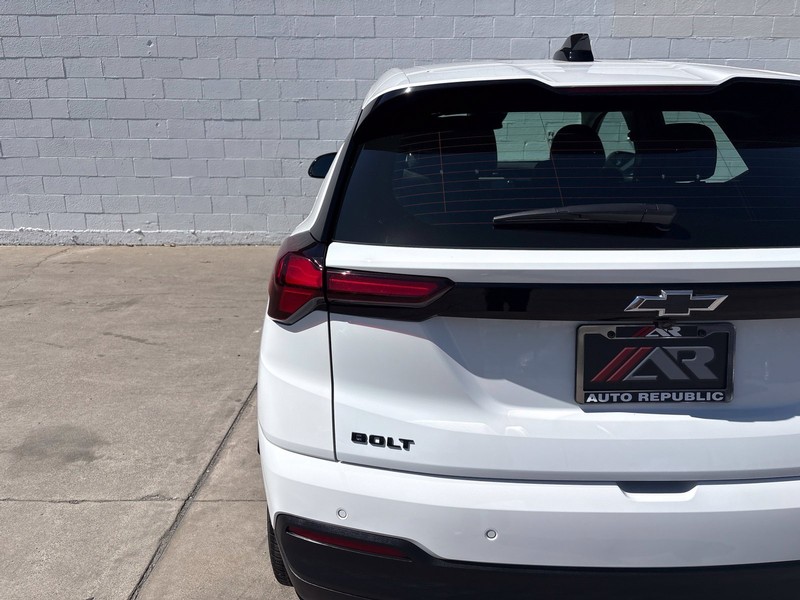Chevrolet Bolt Vehicle Full-screen Gallery Image 07