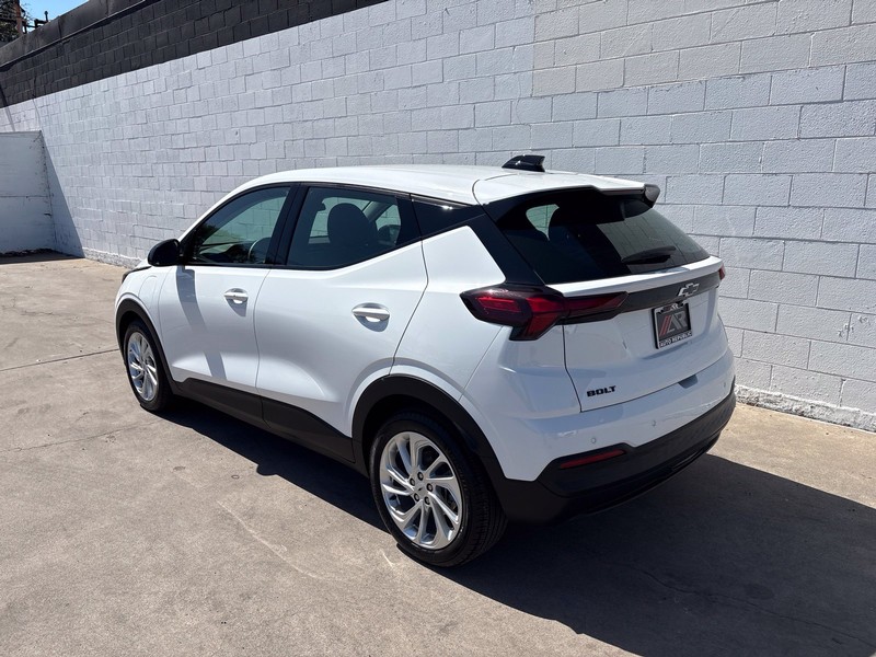 Chevrolet Bolt Vehicle Full-screen Gallery Image 09