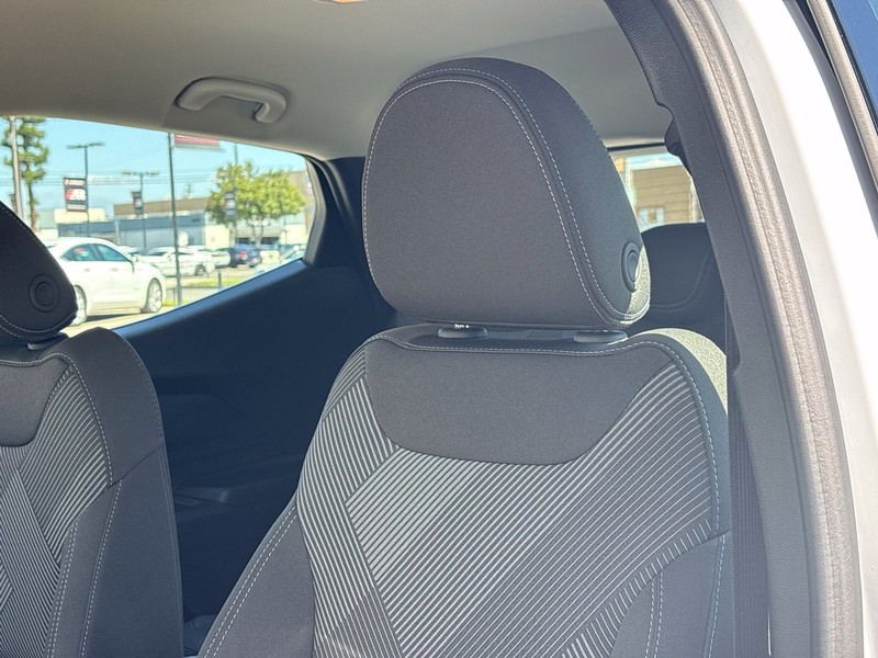 Chevrolet Bolt Vehicle Full-screen Gallery Image 17