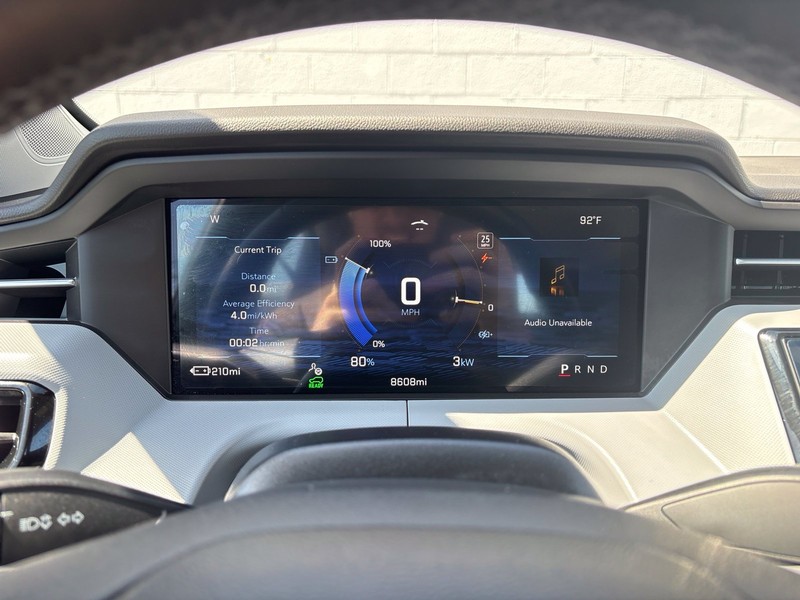 Chevrolet Bolt Vehicle Full-screen Gallery Image 22