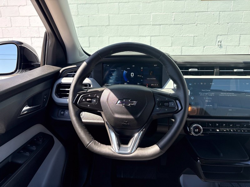 Chevrolet Bolt Vehicle Full-screen Gallery Image 23