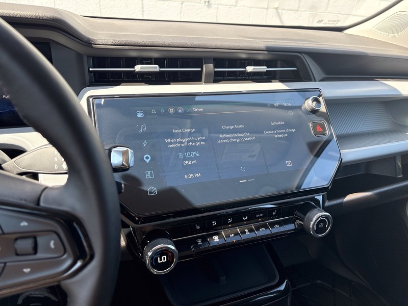 Chevrolet Bolt Vehicle Full-screen Gallery Image 28