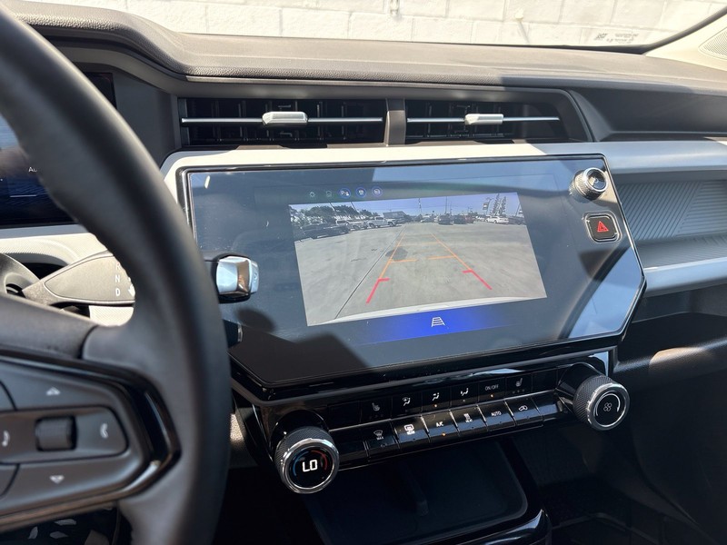 Chevrolet Bolt Vehicle Full-screen Gallery Image 29
