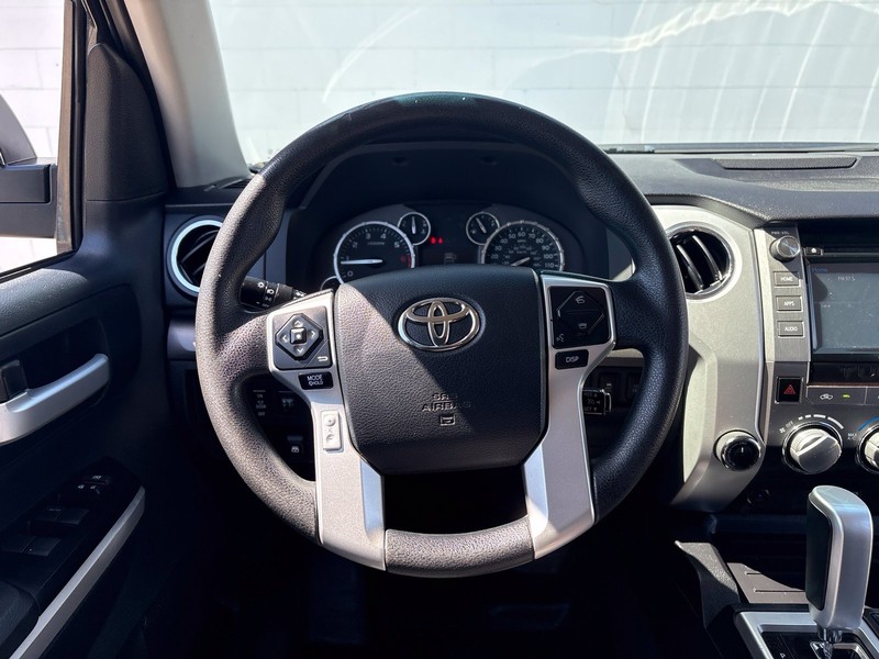 Toyota Tundra 4WD Vehicle Full-screen Gallery Image 23