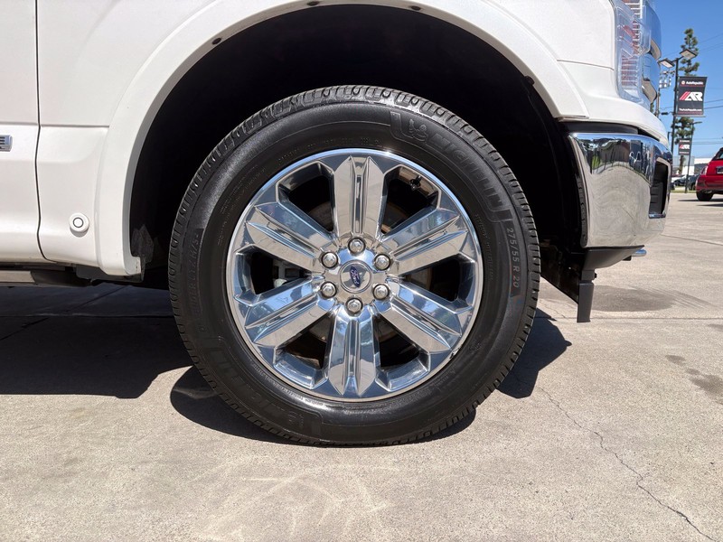 Ford F-150 Vehicle Full-screen Gallery Image 13