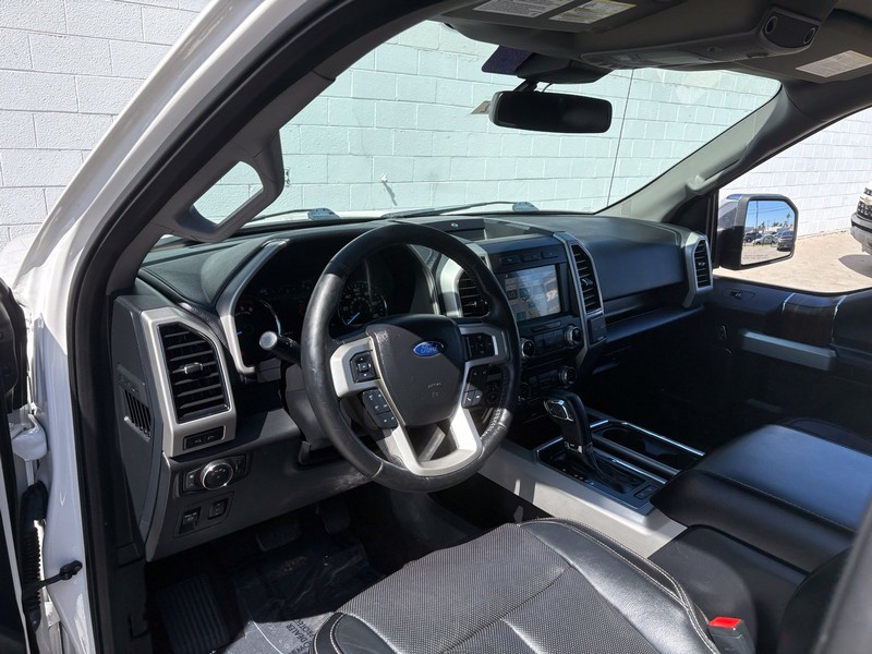 Ford F-150 Vehicle Full-screen Gallery Image 15