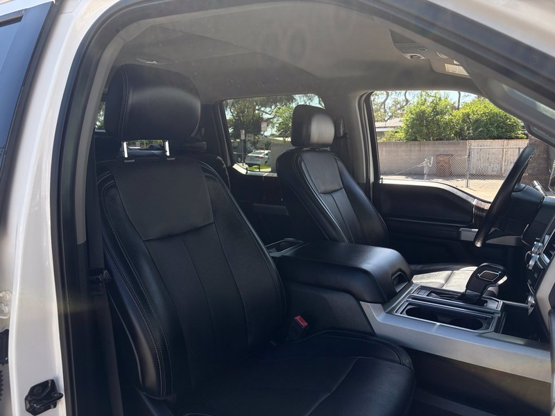 Ford F-150 Vehicle Full-screen Gallery Image 19
