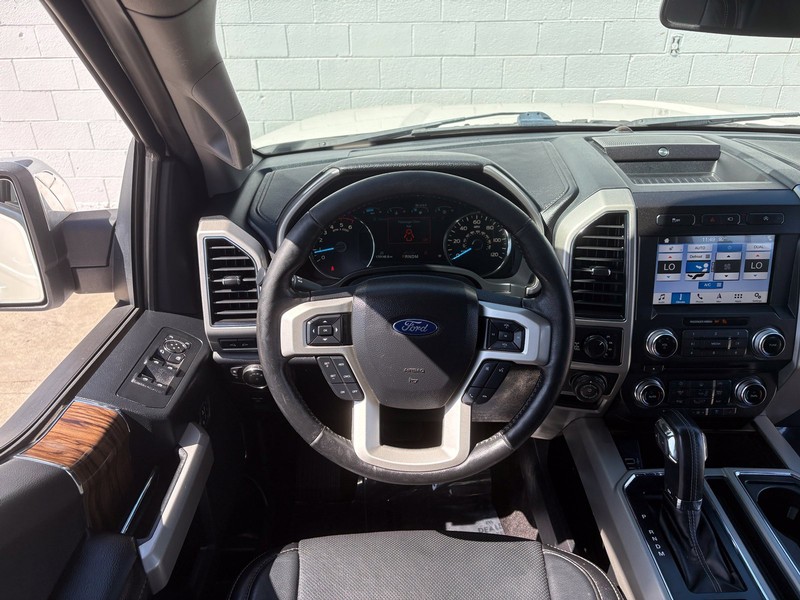 Ford F-150 Vehicle Full-screen Gallery Image 23