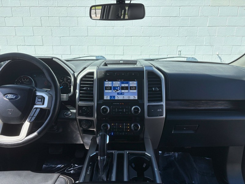 Ford F-150 Vehicle Full-screen Gallery Image 26