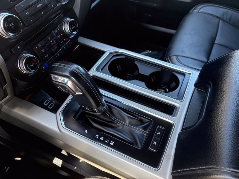 Ford F-150 Vehicle Full-screen Gallery Image 29