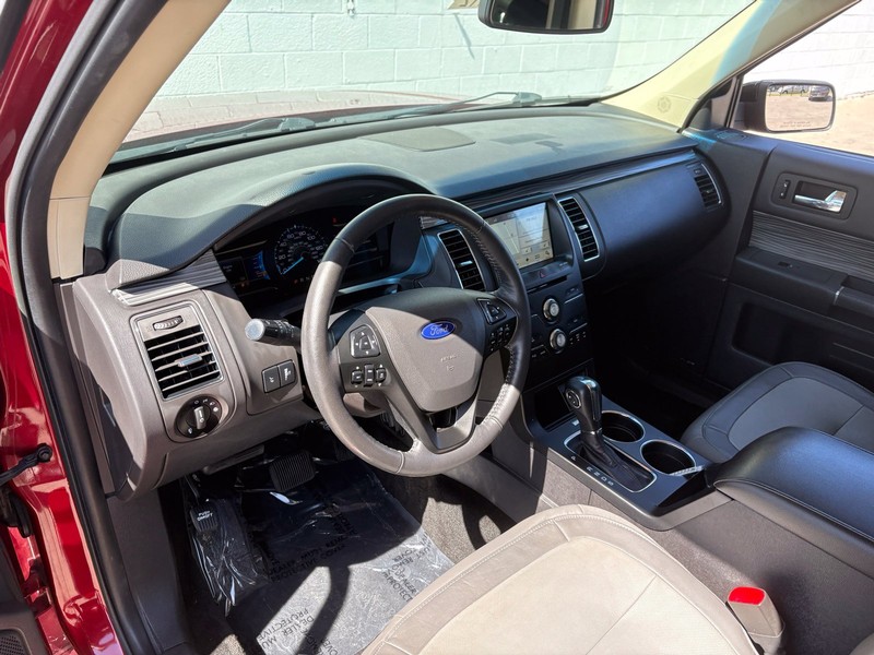 Ford Flex Vehicle Full-screen Gallery Image 15