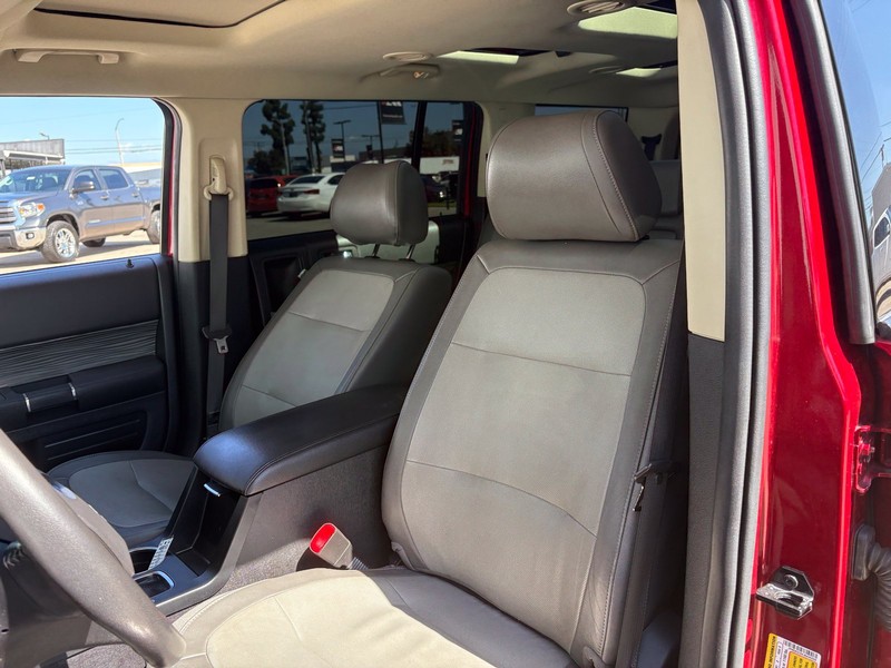 Ford Flex Vehicle Full-screen Gallery Image 16