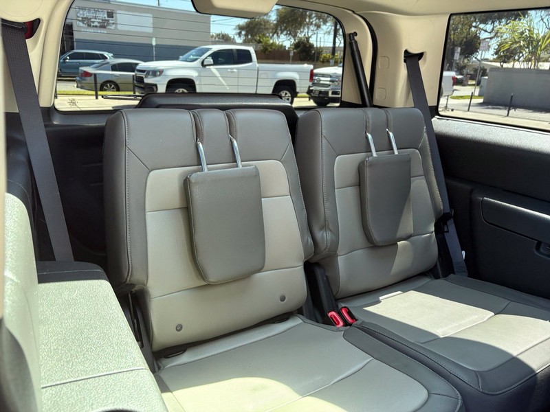 Ford Flex Vehicle Full-screen Gallery Image 21