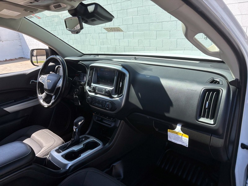 Chevrolet Colorado Vehicle Full-screen Gallery Image 18