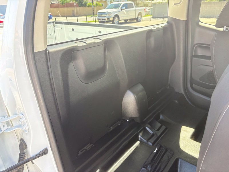 Chevrolet Colorado Vehicle Full-screen Gallery Image 20