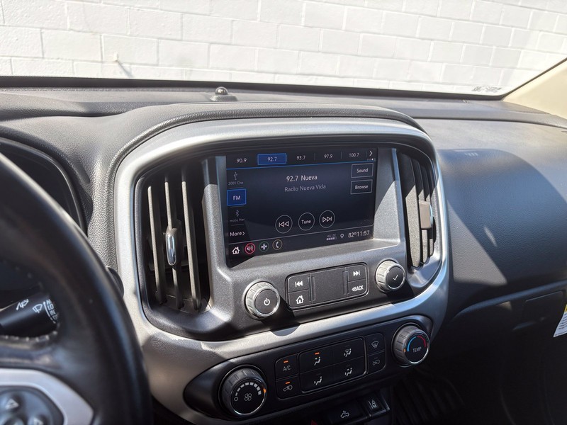 Chevrolet Colorado Vehicle Full-screen Gallery Image 27