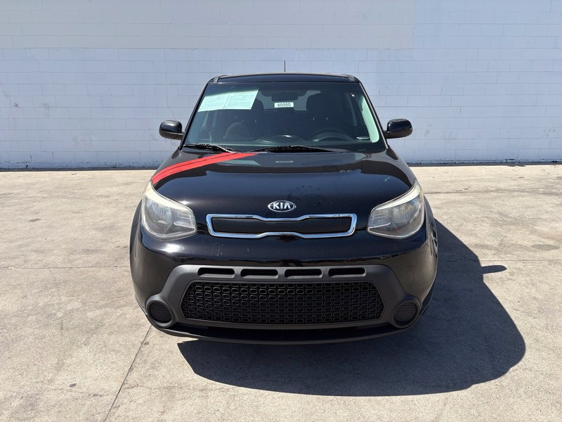 Kia Soul Vehicle Full-screen Gallery Image 02