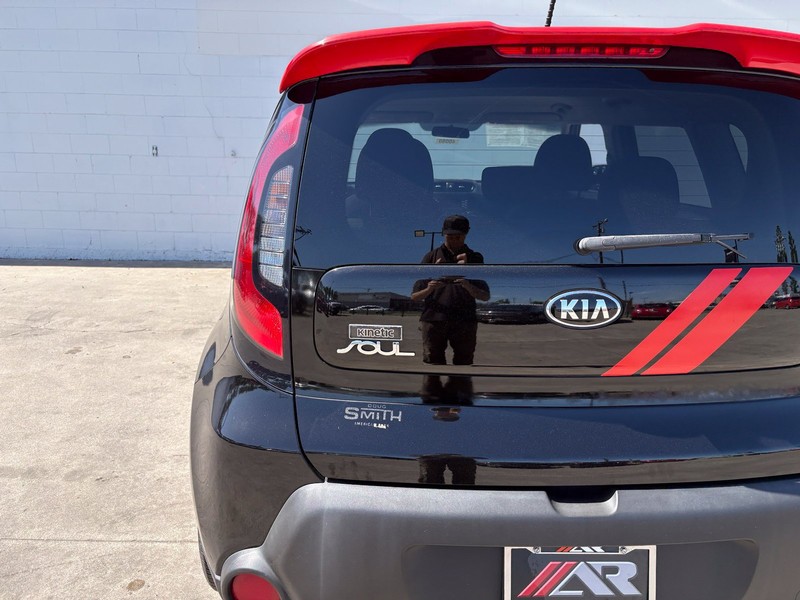 Kia Soul Vehicle Full-screen Gallery Image 07