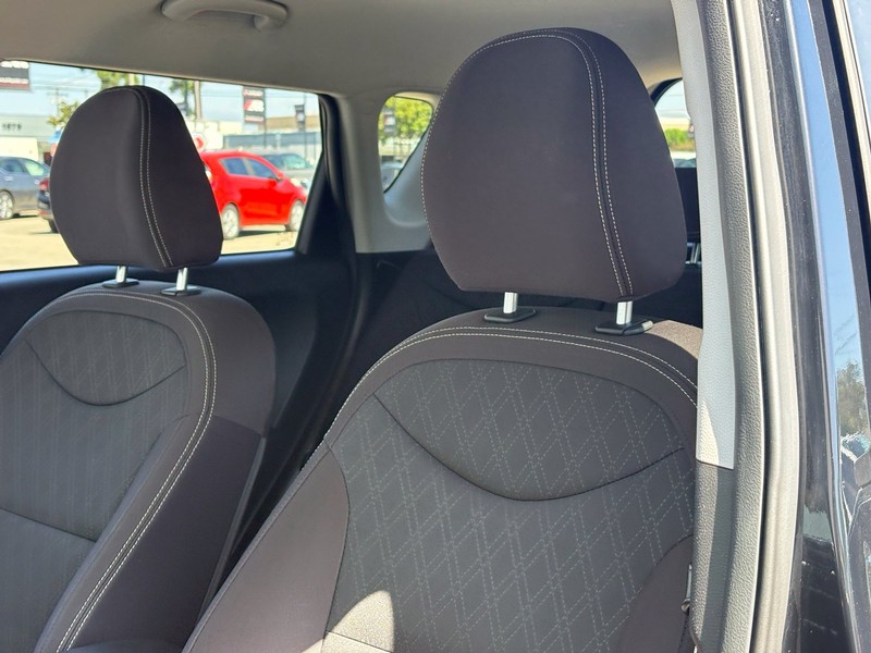 Kia Soul Vehicle Full-screen Gallery Image 17