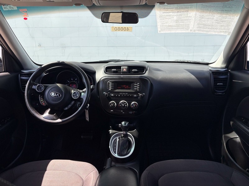 Kia Soul Vehicle Full-screen Gallery Image 21
