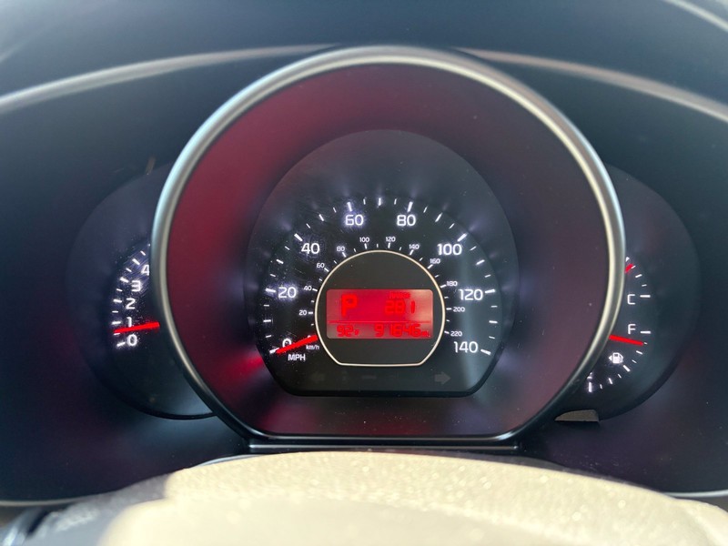 Kia Soul Vehicle Full-screen Gallery Image 22