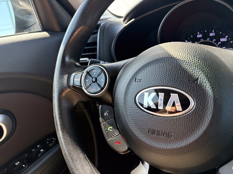 Kia Soul Vehicle Full-screen Gallery Image 24