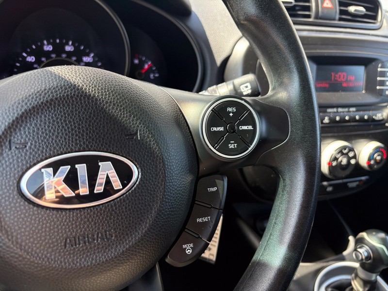 Kia Soul Vehicle Full-screen Gallery Image 25