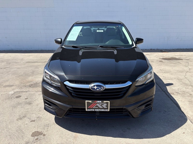 Subaru Legacy Vehicle Full-screen Gallery Image 02