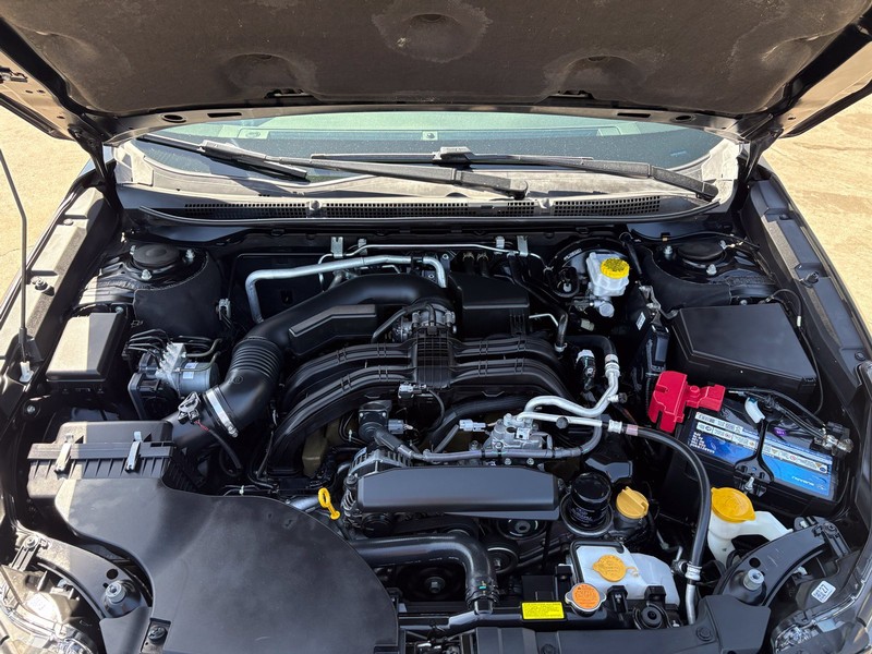 Subaru Legacy Vehicle Full-screen Gallery Image 12
