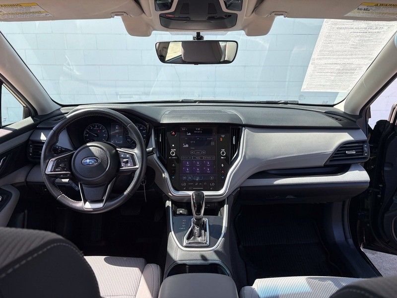 Subaru Legacy Vehicle Full-screen Gallery Image 21