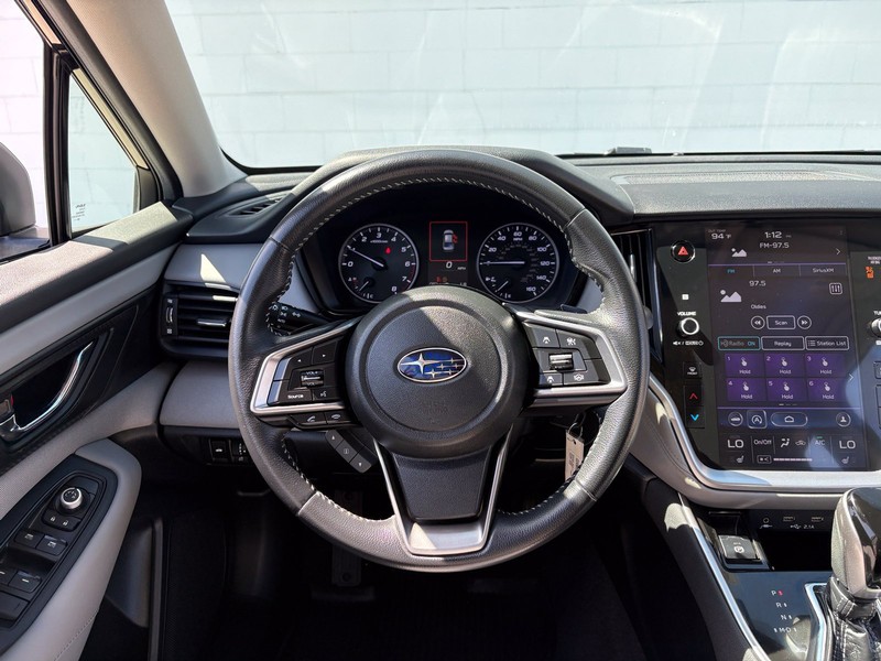 Subaru Legacy Vehicle Full-screen Gallery Image 23